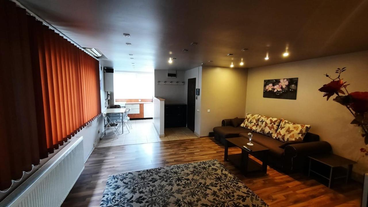 Apartament Laurentiu - Etaj.1 บูคาเรสต์ ภายนอก รูปภาพ