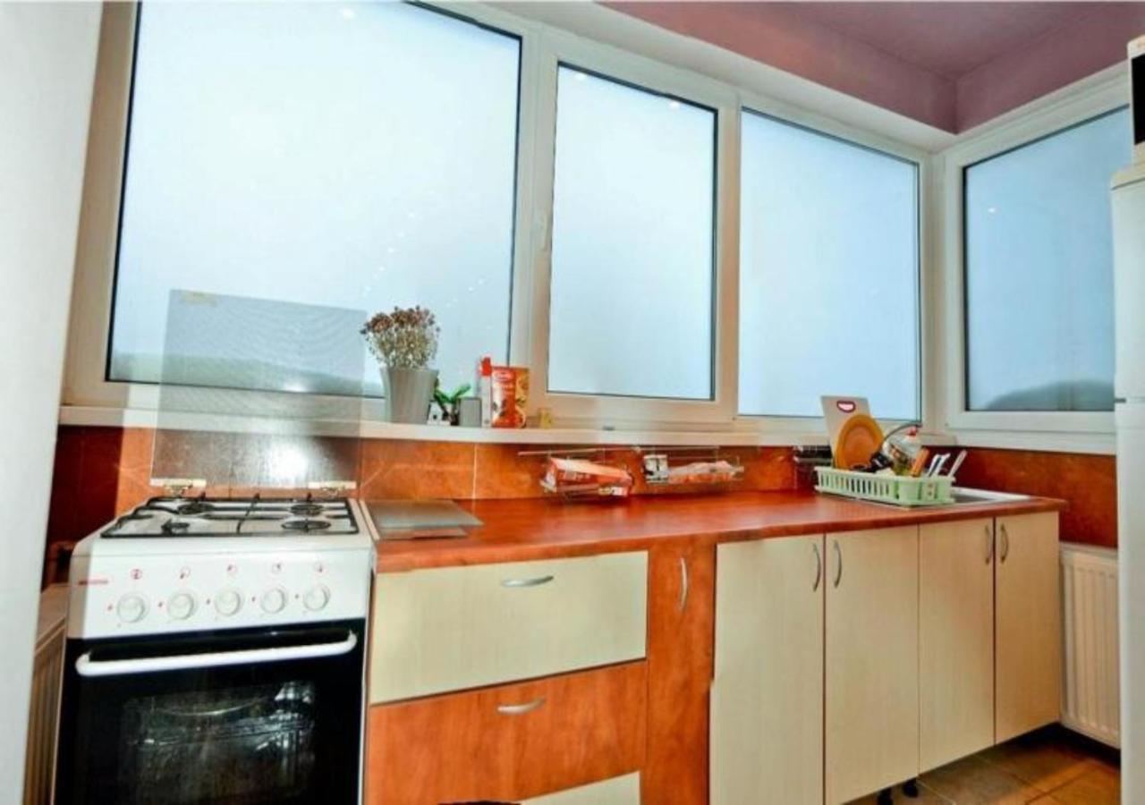 Apartament Laurentiu - Etaj.1 บูคาเรสต์ ภายนอก รูปภาพ