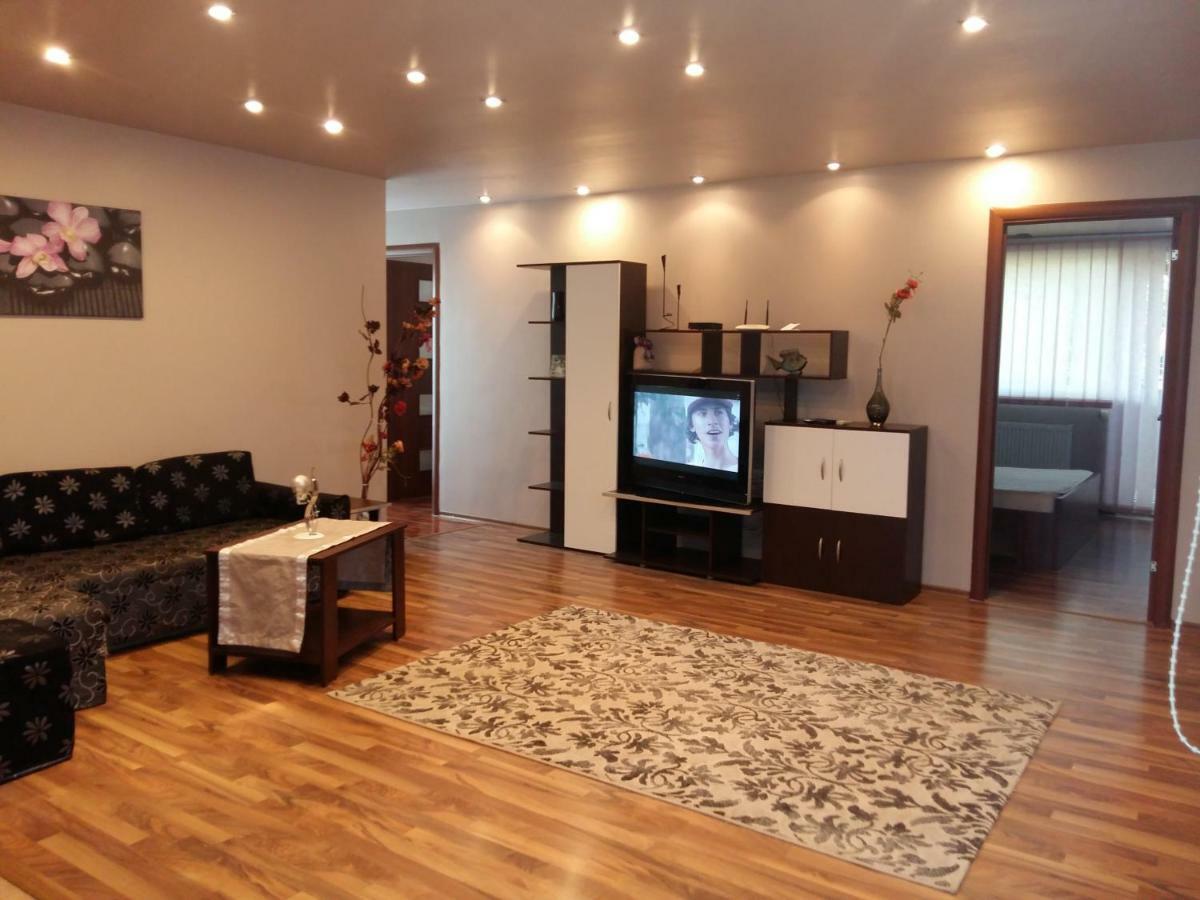 Apartament Laurentiu - Etaj.1 บูคาเรสต์ ภายนอก รูปภาพ
