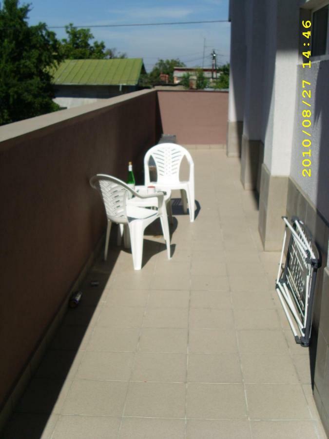 Apartament Laurentiu - Etaj.1 บูคาเรสต์ ภายนอก รูปภาพ